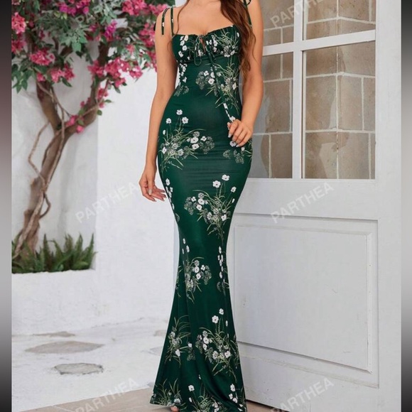SHEIN / PARTHEA Mermaid Hem Dark Green Floral Print Maxi Dress Large No Tags - Picture 1 of 5